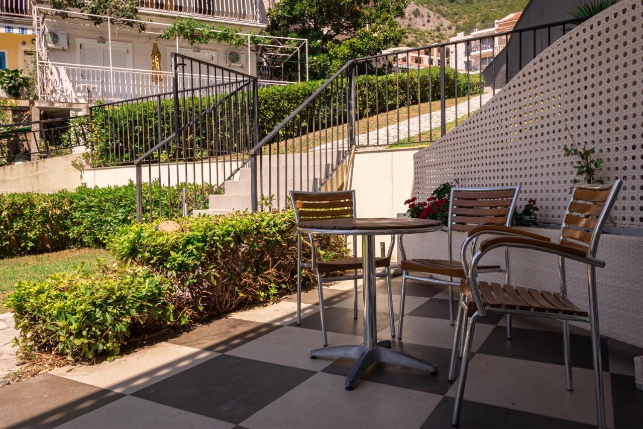Vertmont Apartments Sveti Stefan Ngoại thất bức ảnh