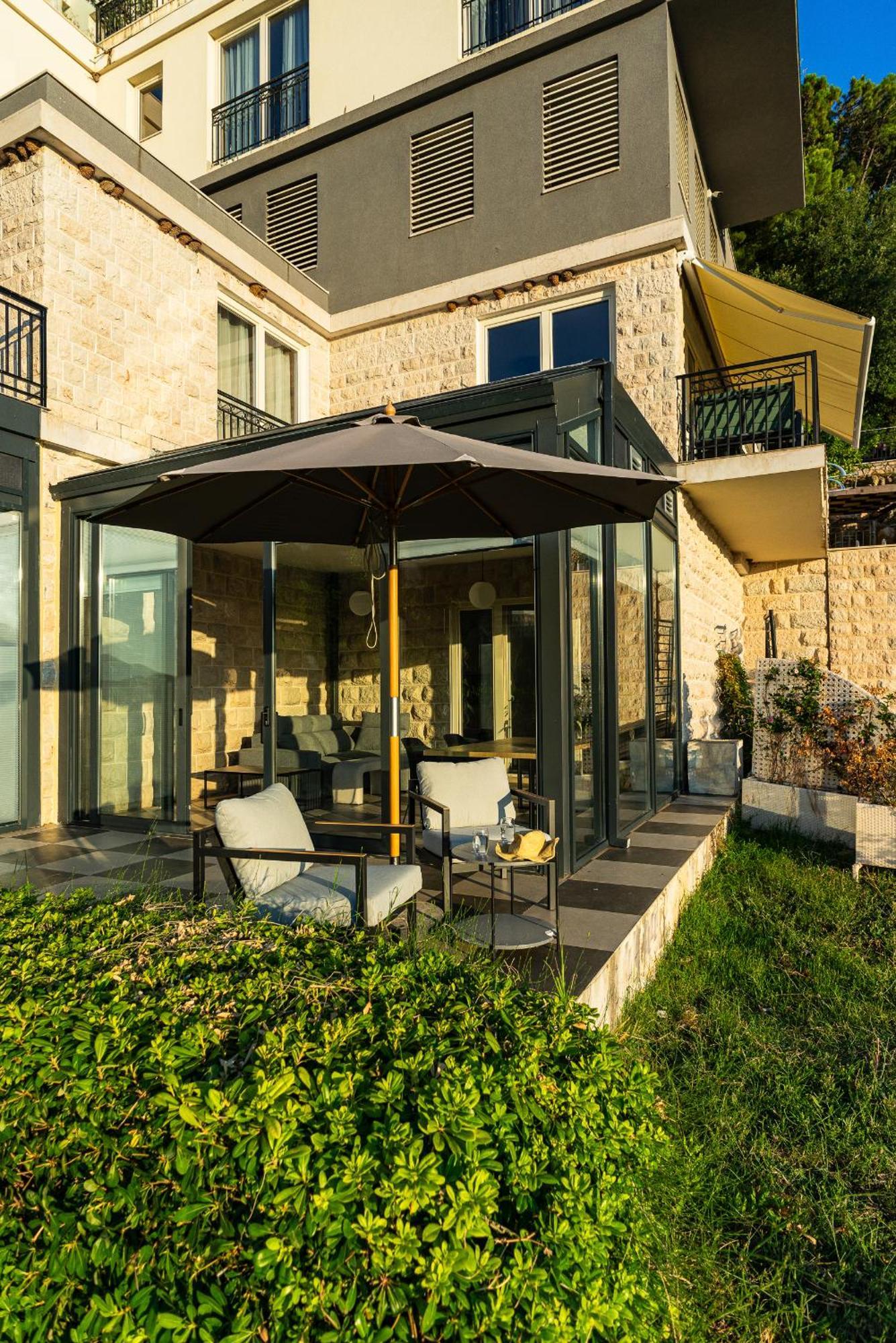 Vertmont Apartments Sveti Stefan Ngoại thất bức ảnh